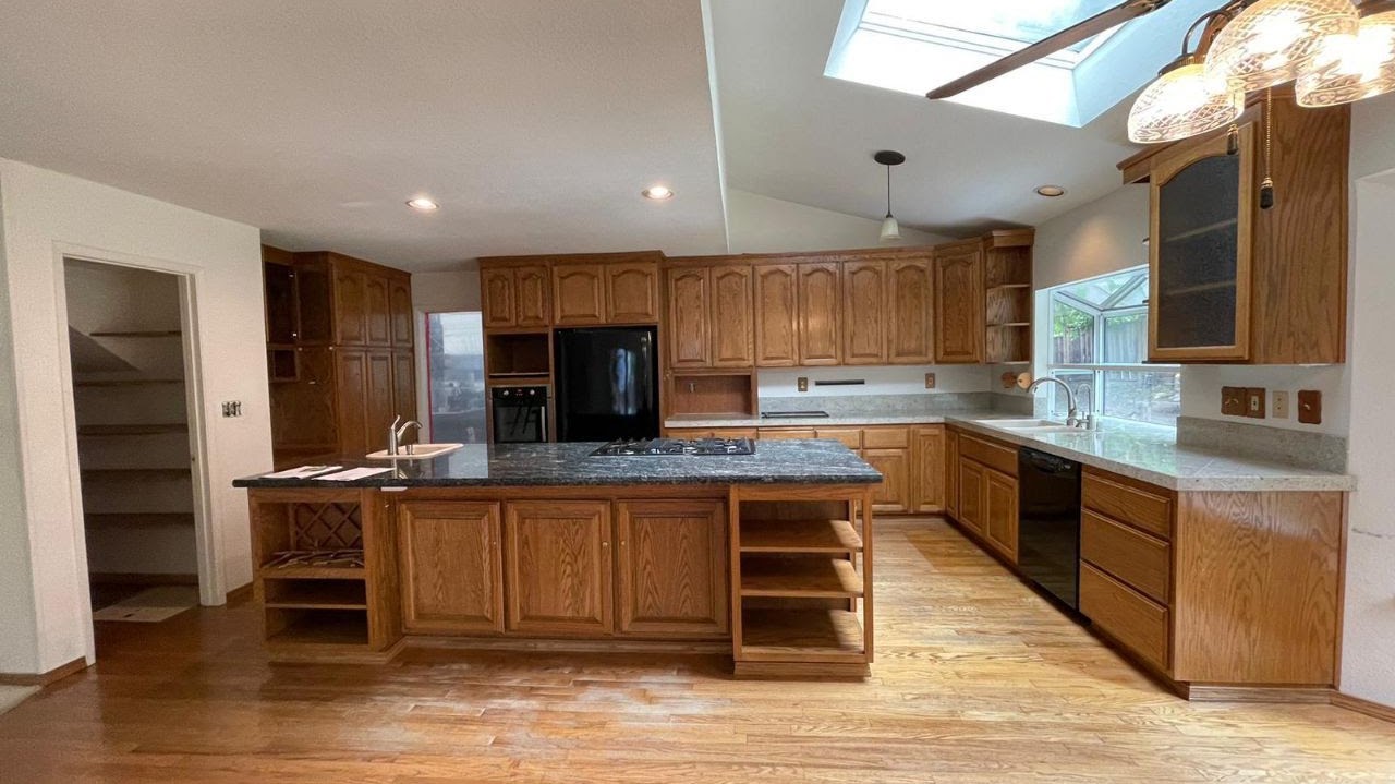 Kitchen before renovation